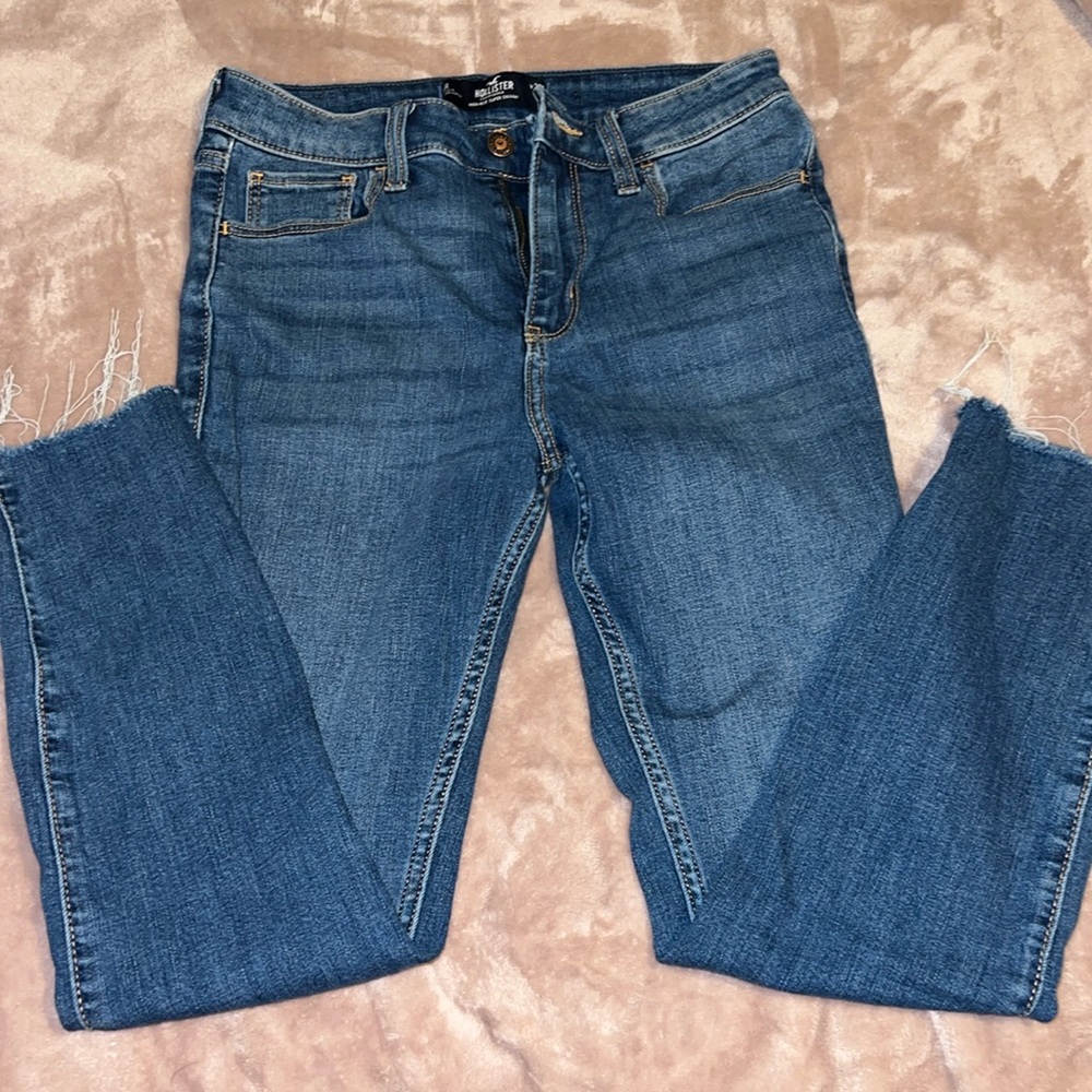 HOLISTER HIGH RISE SUPER SKINNY JEANS